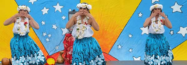 hawaiin dancers